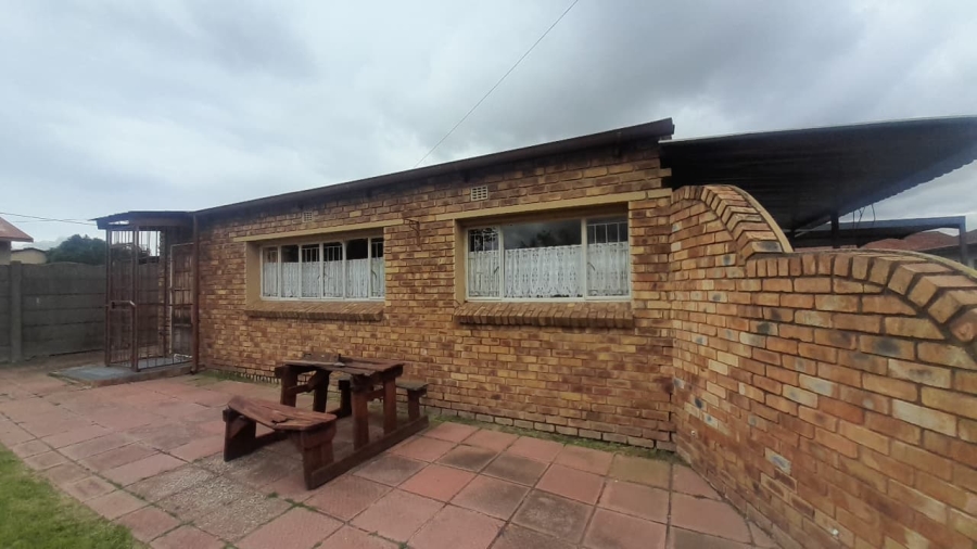 3 Bedroom Property for Sale in Noycedale Gauteng