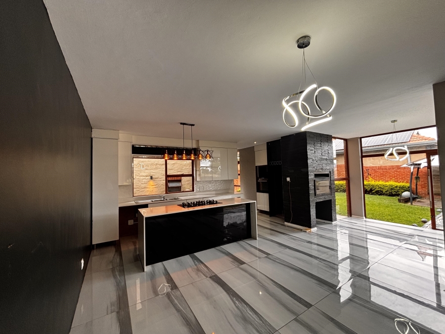 To Let 3 Bedroom Property for Rent in Country View Estate Gauteng