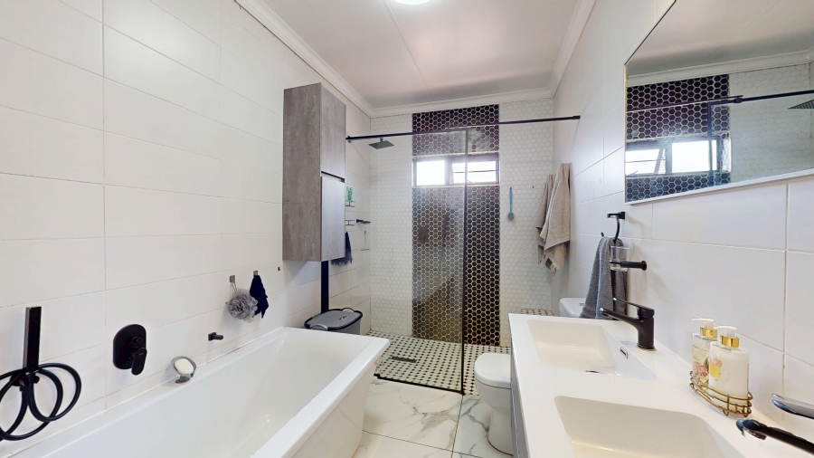 6 Bedroom Property for Sale in Elsburg Gauteng