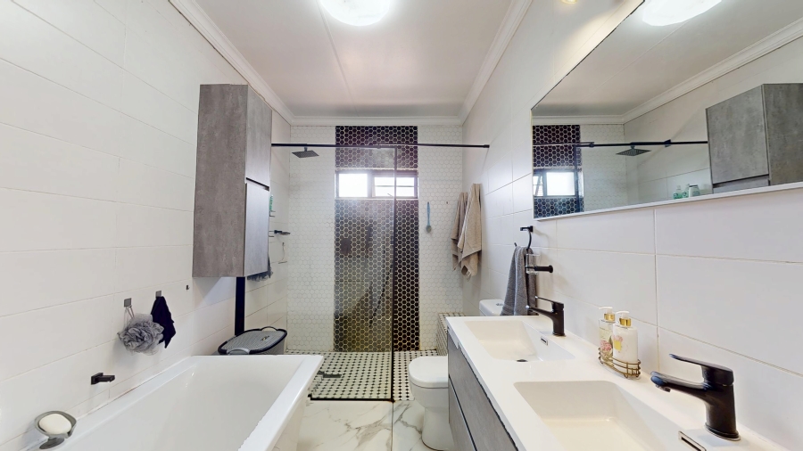 6 Bedroom Property for Sale in Elsburg Gauteng