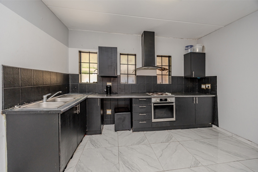 2 Bedroom Property for Sale in Laser Park Gauteng