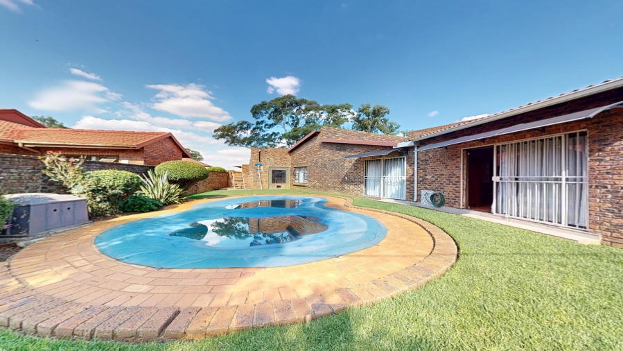 4 Bedroom Property for Sale in Ravenswood Gauteng