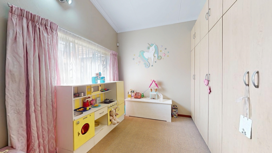 4 Bedroom Property for Sale in Ravenswood Gauteng