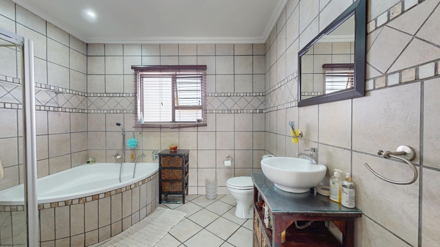 4 Bedroom Property for Sale in Ravenswood Gauteng