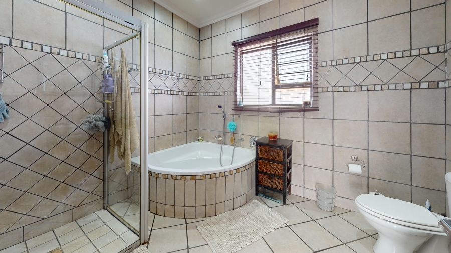 4 Bedroom Property for Sale in Ravenswood Gauteng