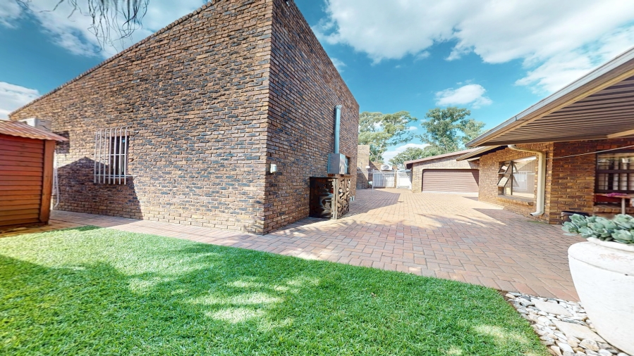 4 Bedroom Property for Sale in Ravenswood Gauteng