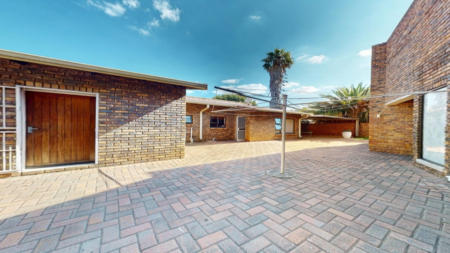 4 Bedroom Property for Sale in Ravenswood Gauteng