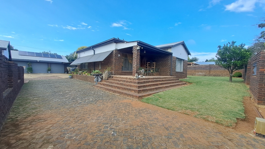 4 Bedroom Property for Sale in Rensburg Gauteng