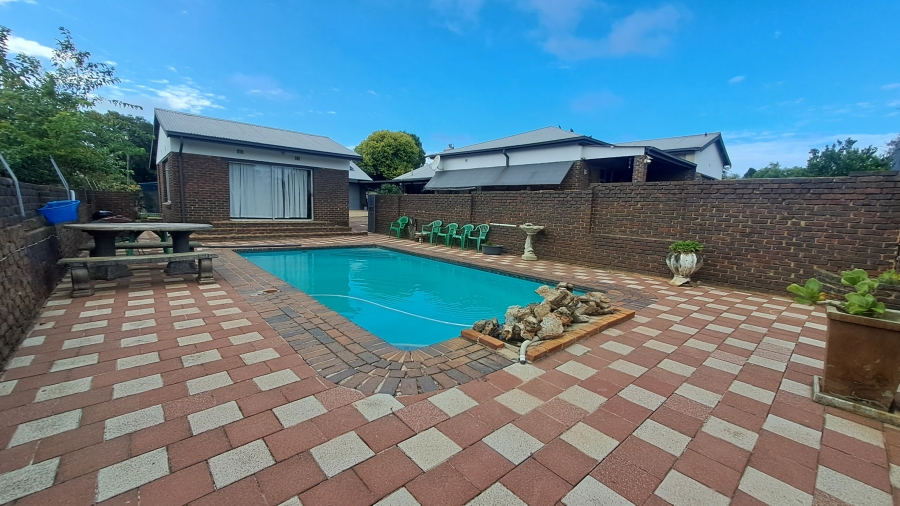 4 Bedroom Property for Sale in Rensburg Gauteng