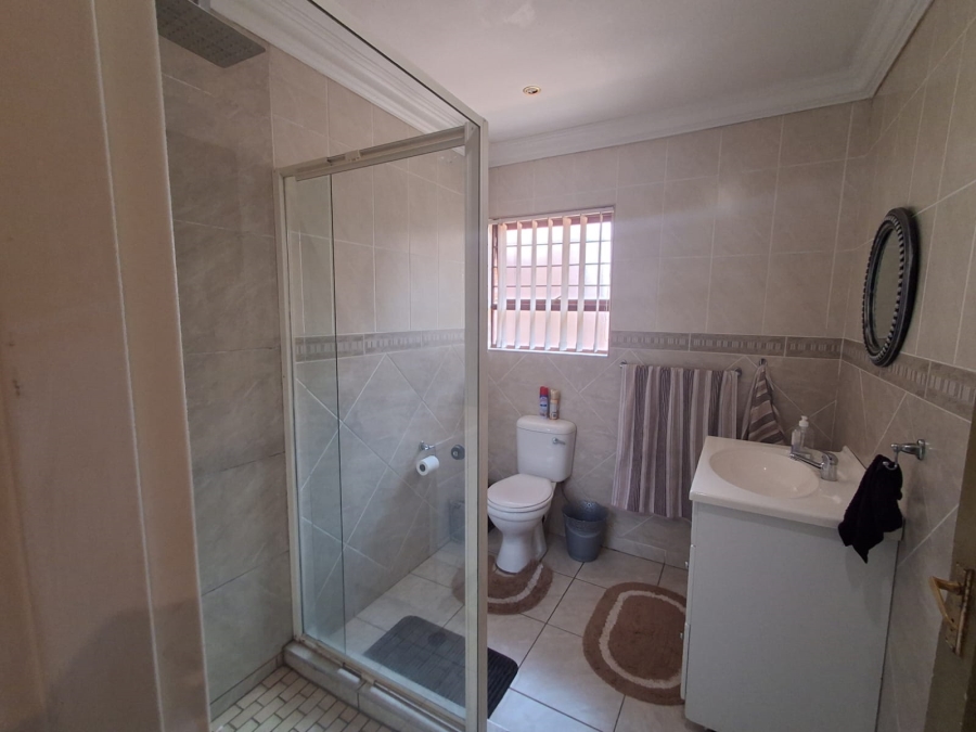 3 Bedroom Property for Sale in Dunnottar Gauteng