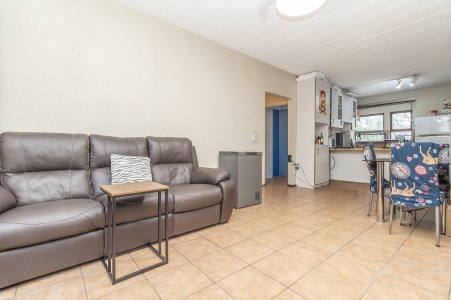 2 Bedroom Property for Sale in Magaliessig Gauteng