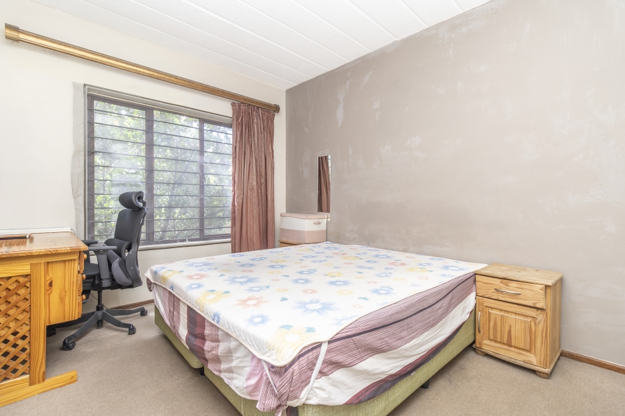 2 Bedroom Property for Sale in Magaliessig Gauteng