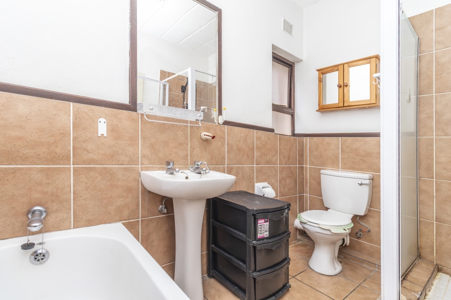 2 Bedroom Property for Sale in Magaliessig Gauteng