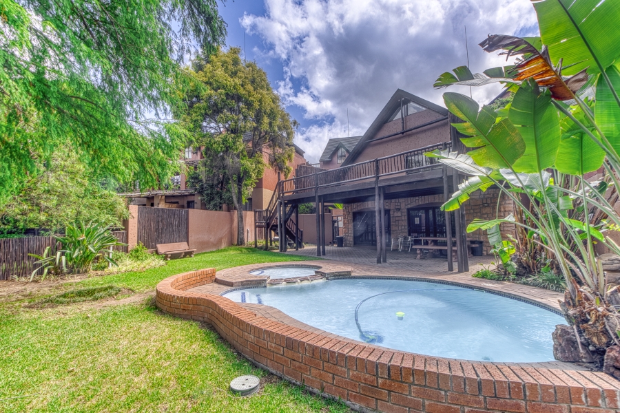 2 Bedroom Property for Sale in Magaliessig Gauteng