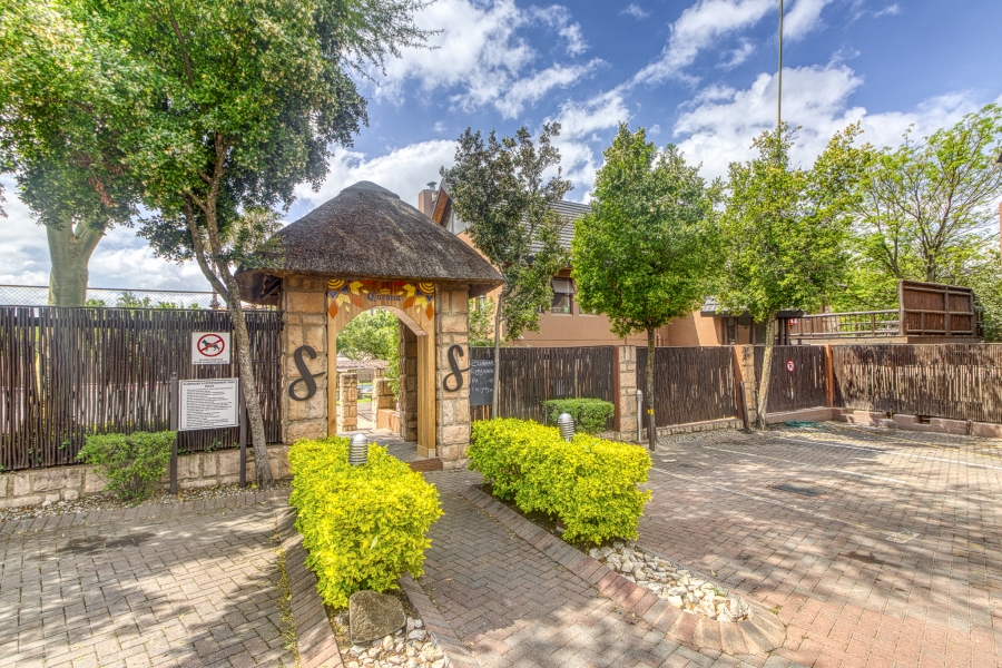 2 Bedroom Property for Sale in Magaliessig Gauteng