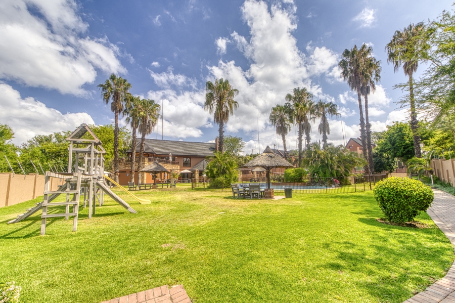 2 Bedroom Property for Sale in Magaliessig Gauteng