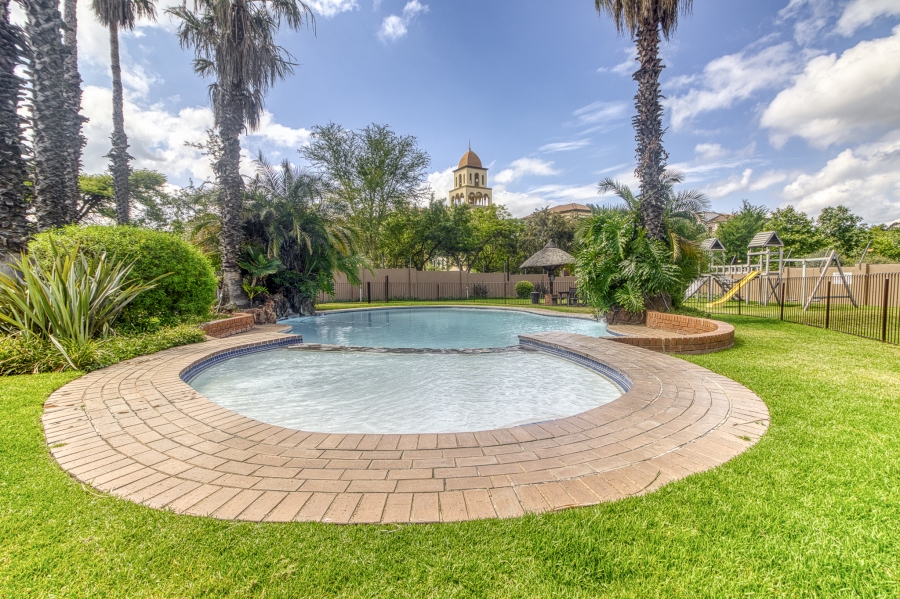 2 Bedroom Property for Sale in Magaliessig Gauteng