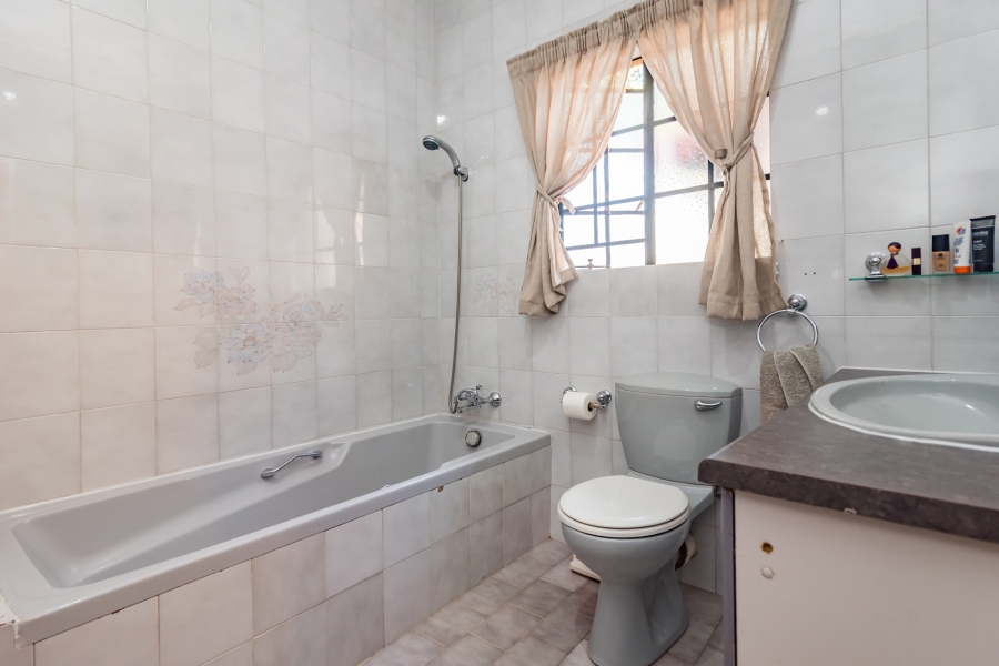 3 Bedroom Property for Sale in Allens Nek Gauteng