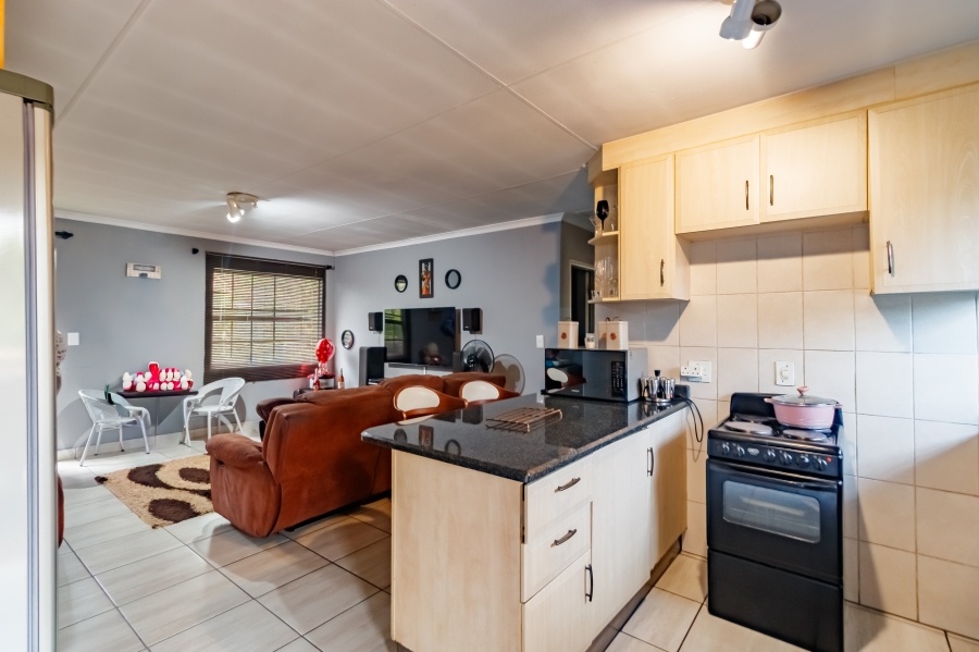 2 Bedroom Property for Sale in Vorna Valley Gauteng