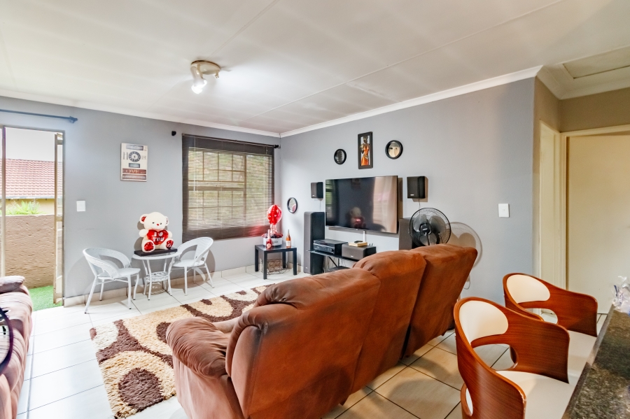 2 Bedroom Property for Sale in Vorna Valley Gauteng