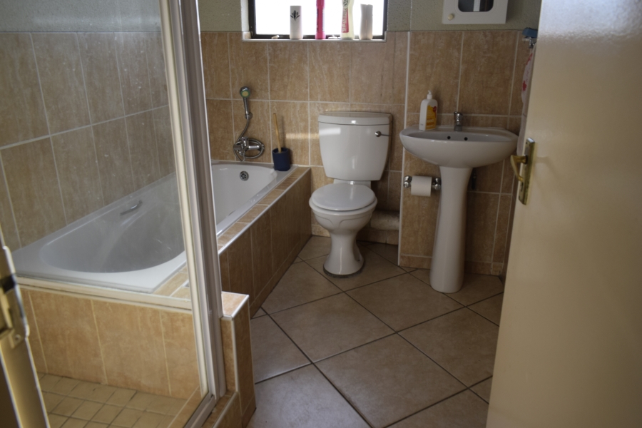 2 Bedroom Property for Sale in Jansenpark Gauteng