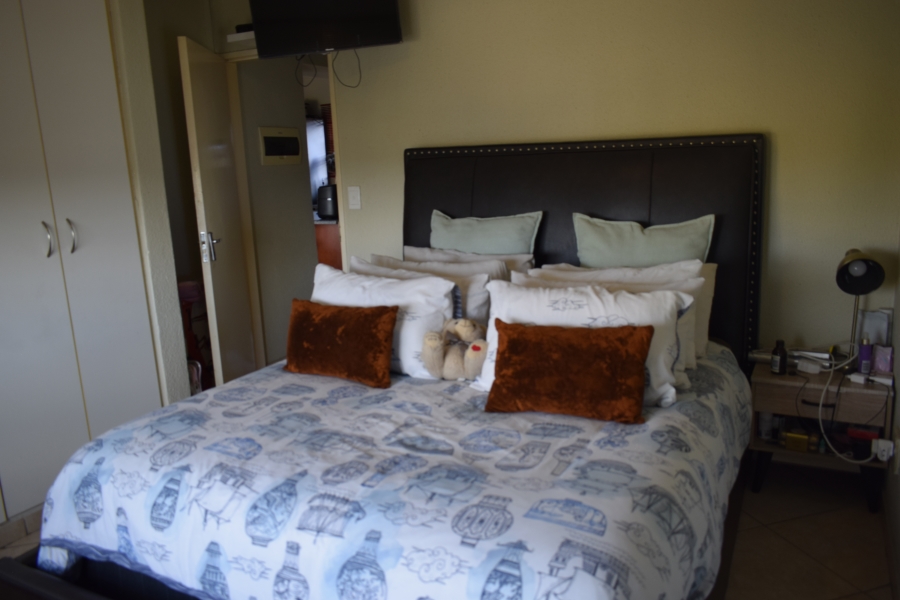2 Bedroom Property for Sale in Jansenpark Gauteng