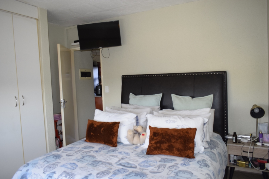 2 Bedroom Property for Sale in Jansenpark Gauteng