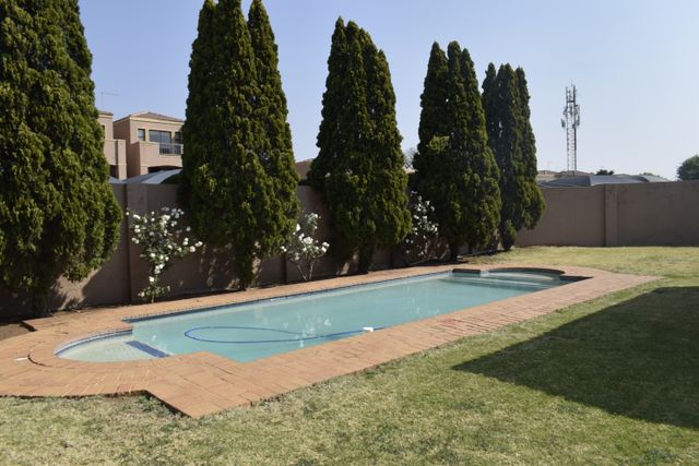 2 Bedroom Property for Sale in Jansenpark Gauteng