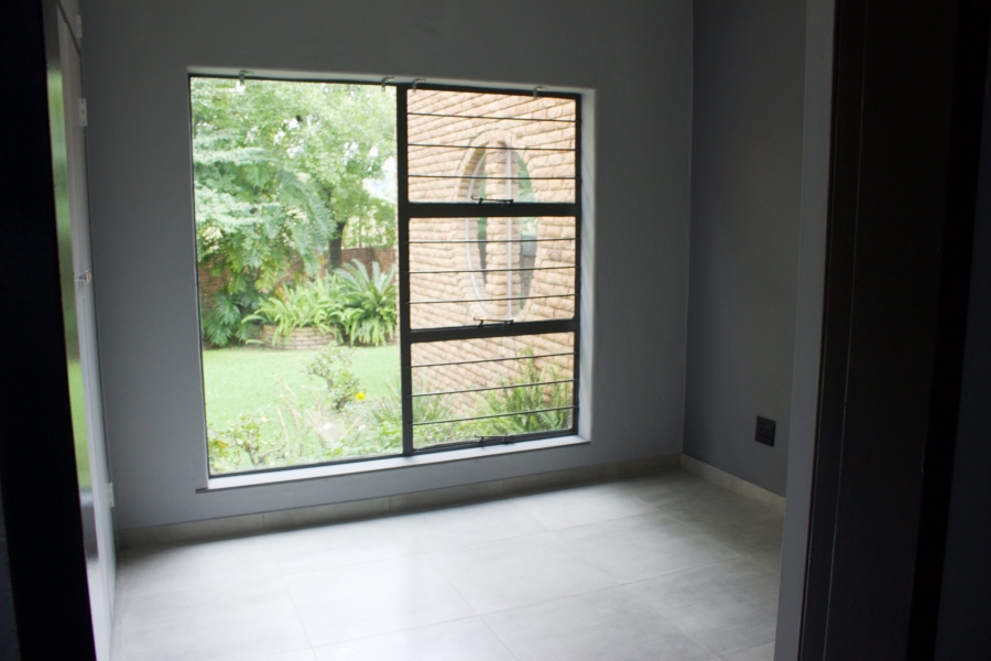 3 Bedroom Property for Sale in Glen Marais Gauteng