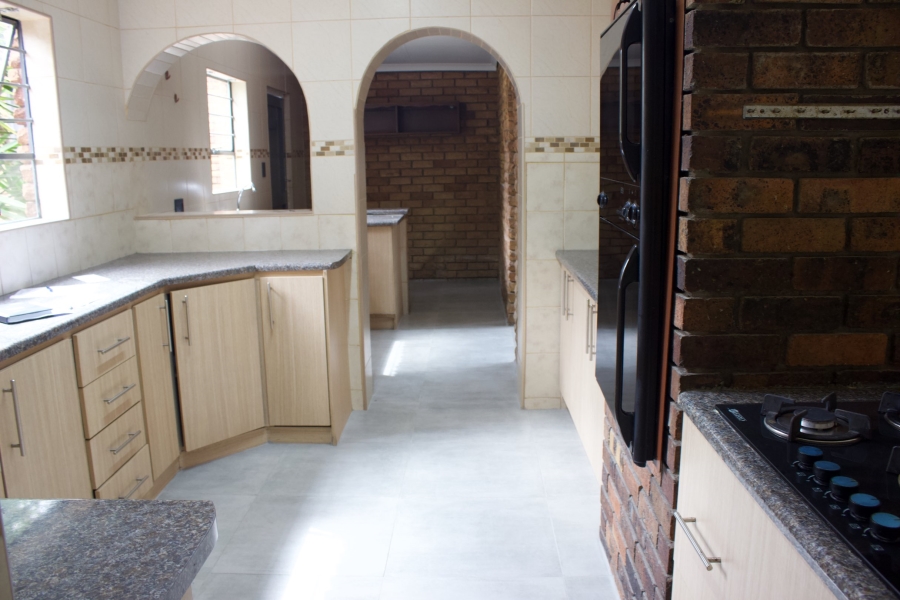 3 Bedroom Property for Sale in Glen Marais Gauteng