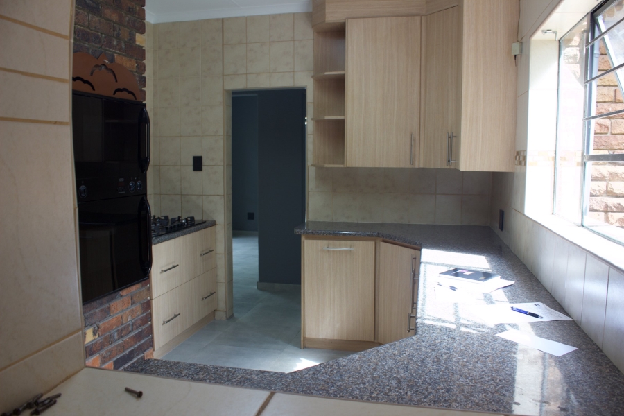 3 Bedroom Property for Sale in Glen Marais Gauteng