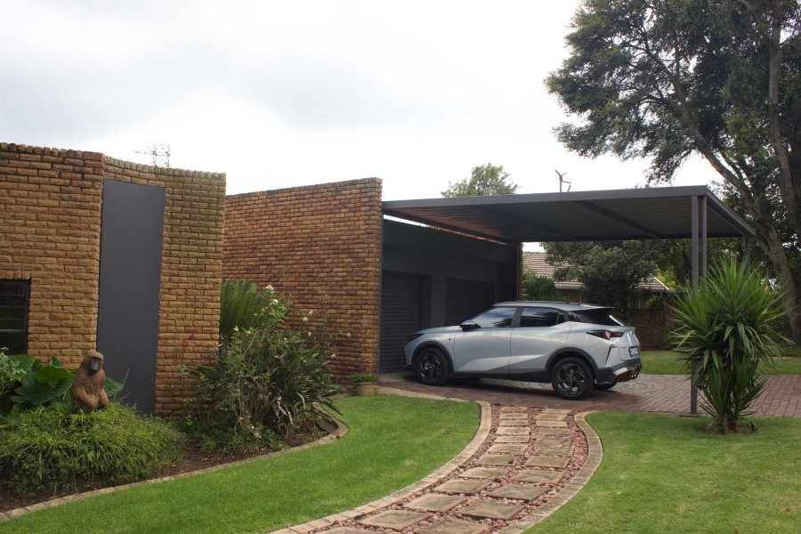 3 Bedroom Property for Sale in Glen Marais Gauteng