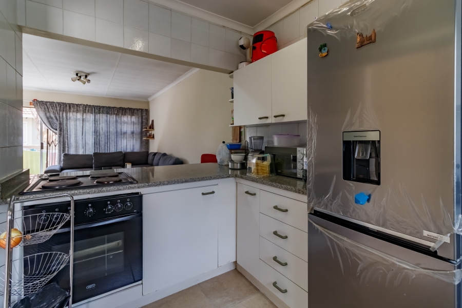 2 Bedroom Property for Sale in Vorna Valley Gauteng
