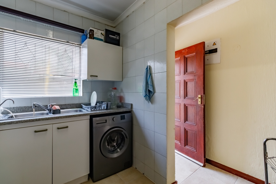 2 Bedroom Property for Sale in Vorna Valley Gauteng