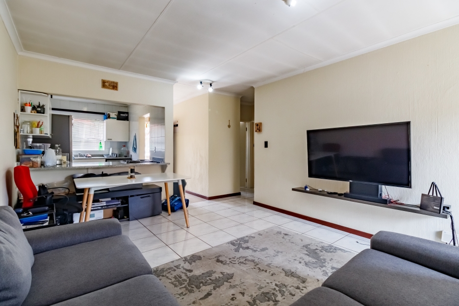 2 Bedroom Property for Sale in Vorna Valley Gauteng