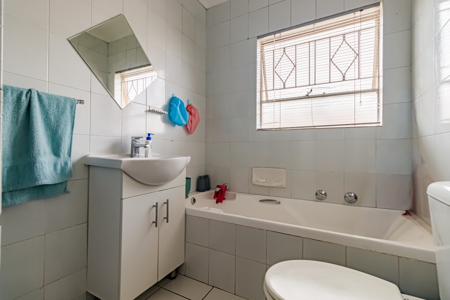 2 Bedroom Property for Sale in Vorna Valley Gauteng