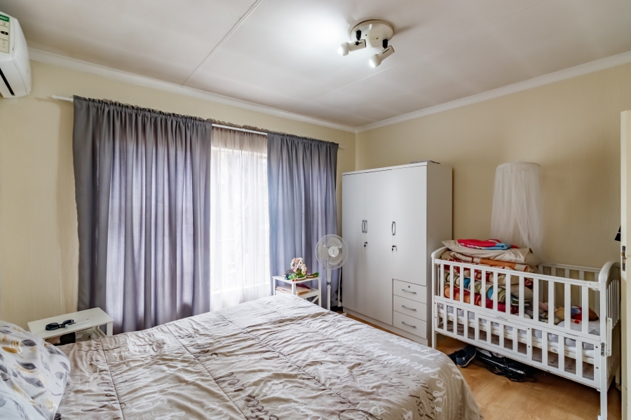 2 Bedroom Property for Sale in Vorna Valley Gauteng