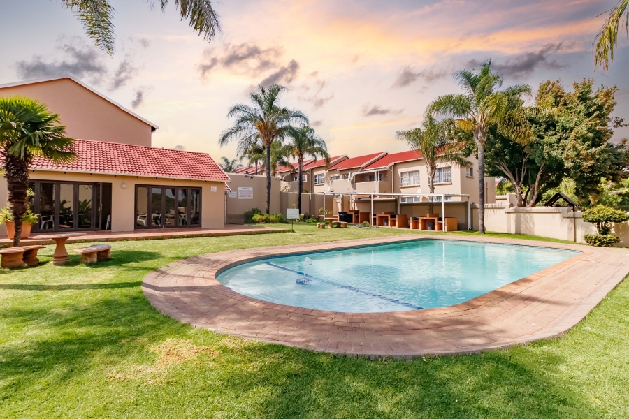 2 Bedroom Property for Sale in Vorna Valley Gauteng