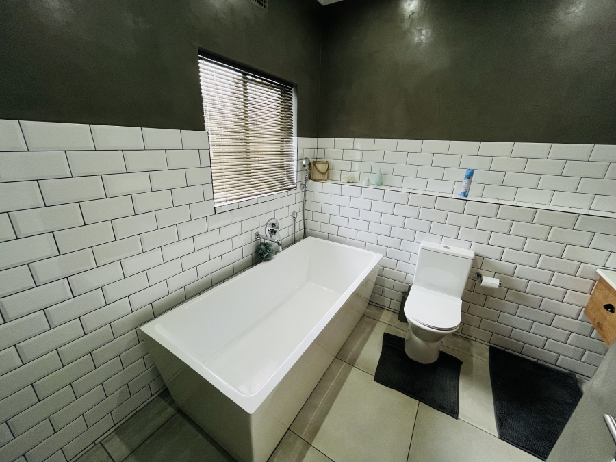 3 Bedroom Property for Sale in Three Rivers Gauteng