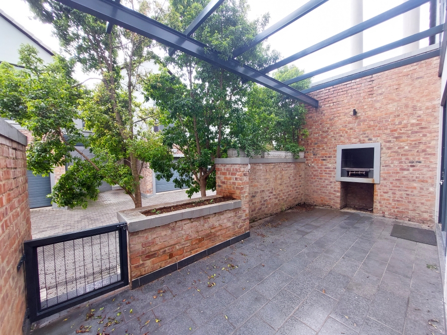 2 Bedroom Property for Sale in Brooklyn Gauteng