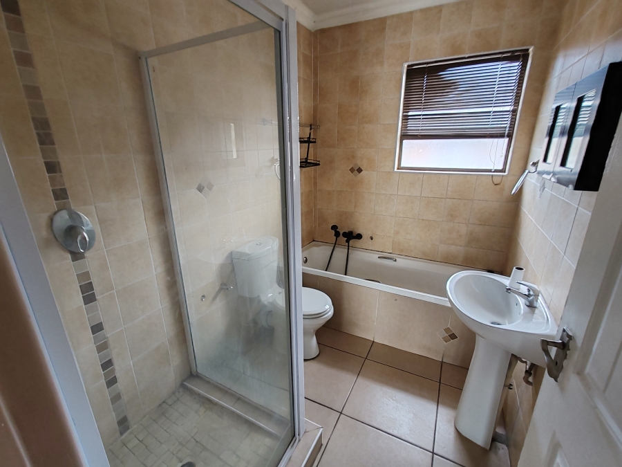 2 Bedroom Property for Sale in Gezina Gauteng