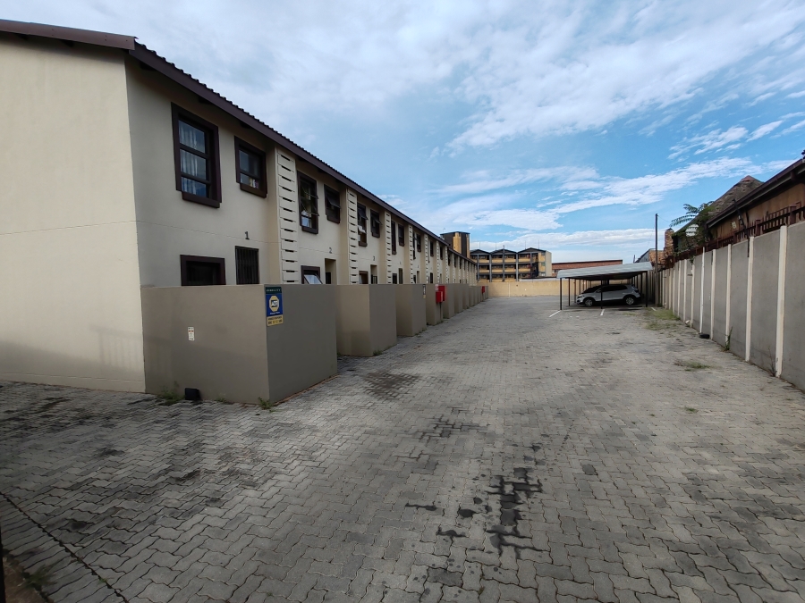 2 Bedroom Property for Sale in Gezina Gauteng