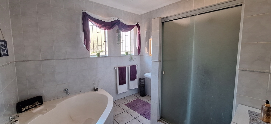 4 Bedroom Property for Sale in Vanderbijlpark Sw 2 Gauteng