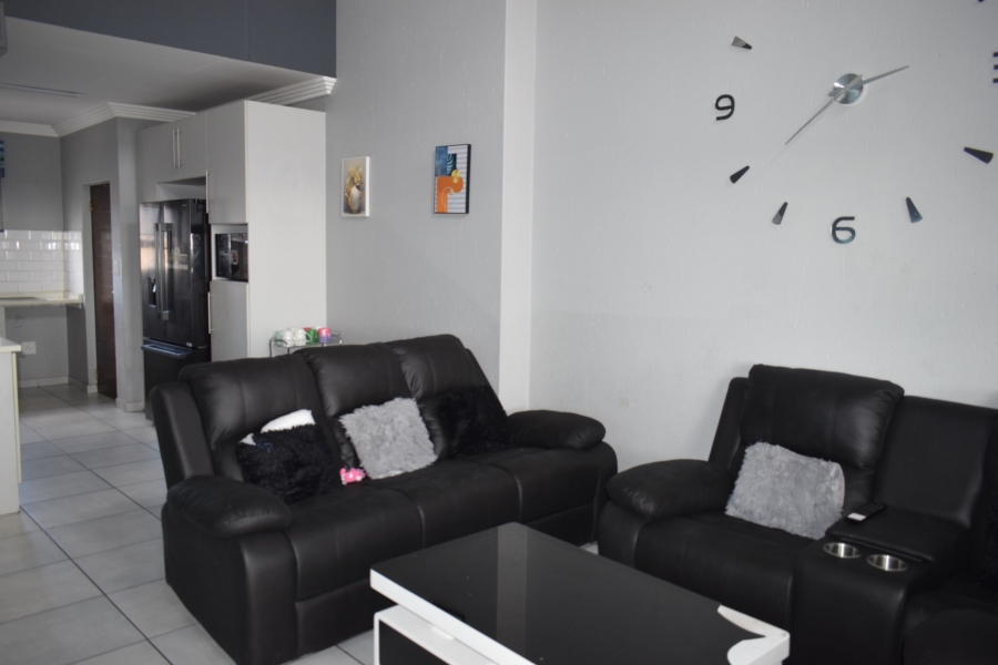 2 Bedroom Property for Sale in Jansenpark Gauteng