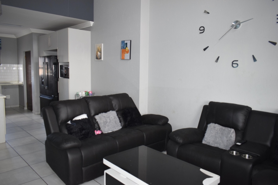 2 Bedroom Property for Sale in Jansenpark Gauteng