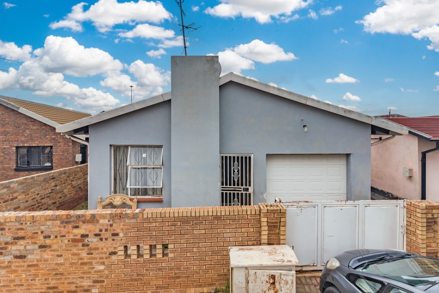 3 Bedroom Property for Sale in Protea North Gauteng