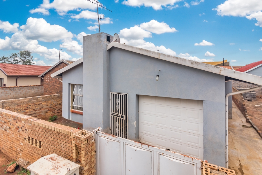 3 Bedroom Property for Sale in Protea North Gauteng