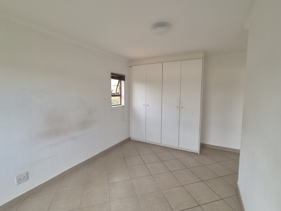 1 Bedroom Property for Sale in Mulbarton Gauteng