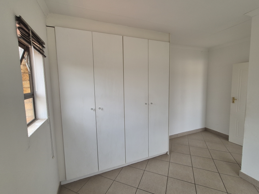 1 Bedroom Property for Sale in Mulbarton Gauteng