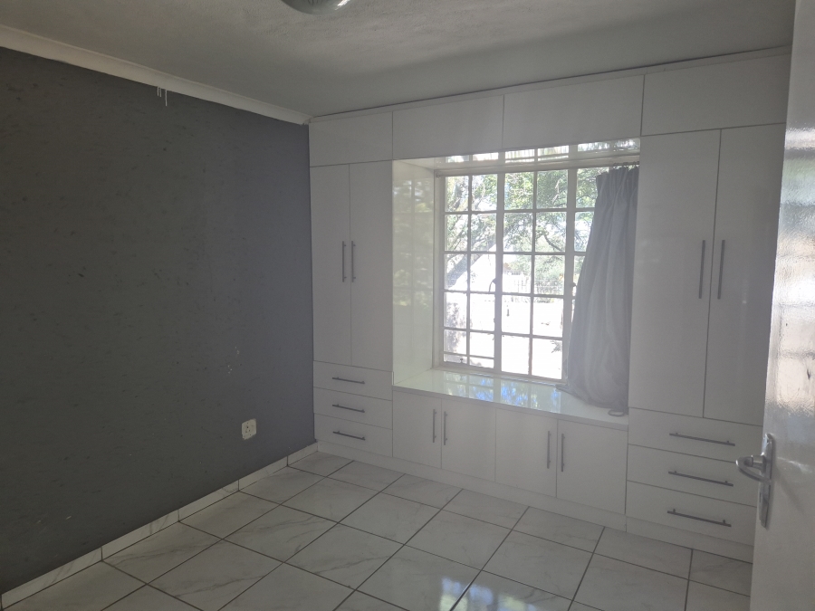 2 Bedroom Property for Sale in Bassonia Rock Gauteng